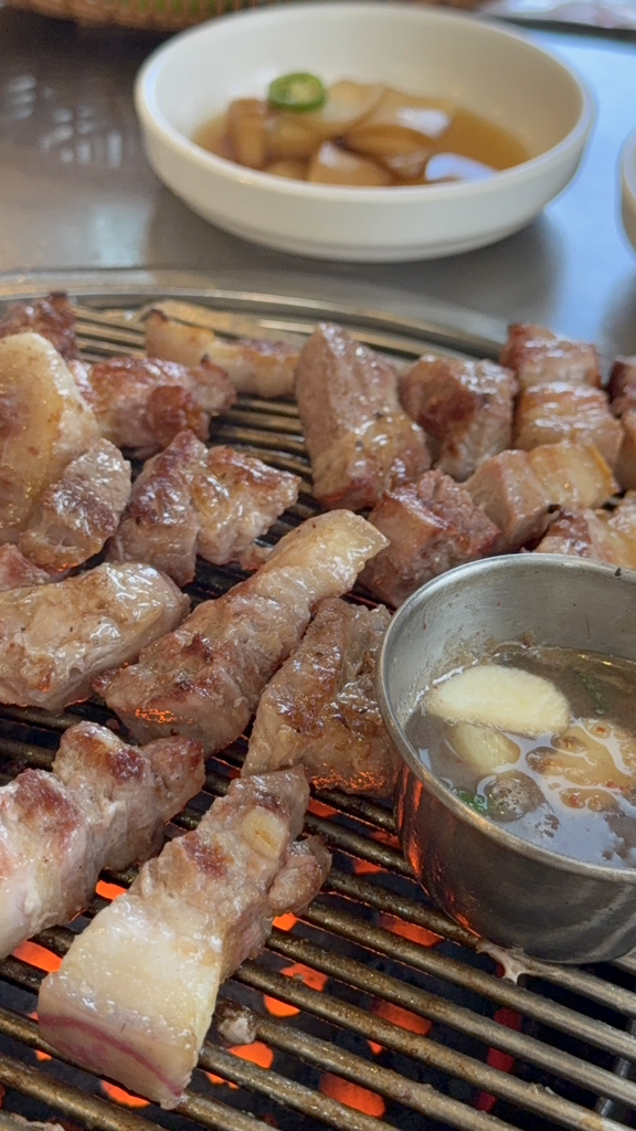 면수동흑돼지 대표 사진