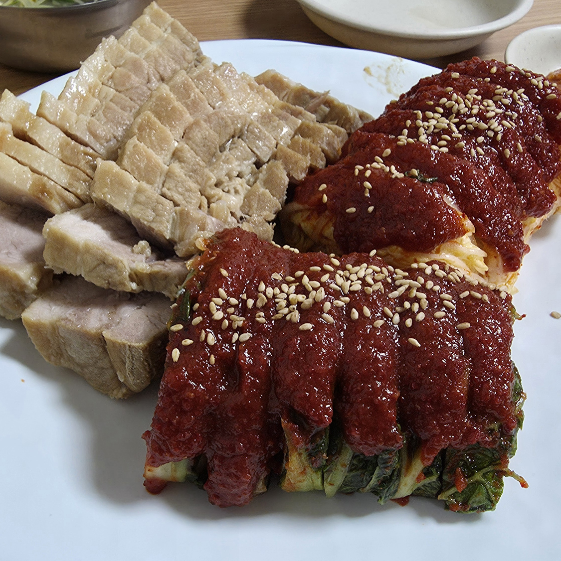 Samgakjiwangjokbal (삼각지왕족발) 2