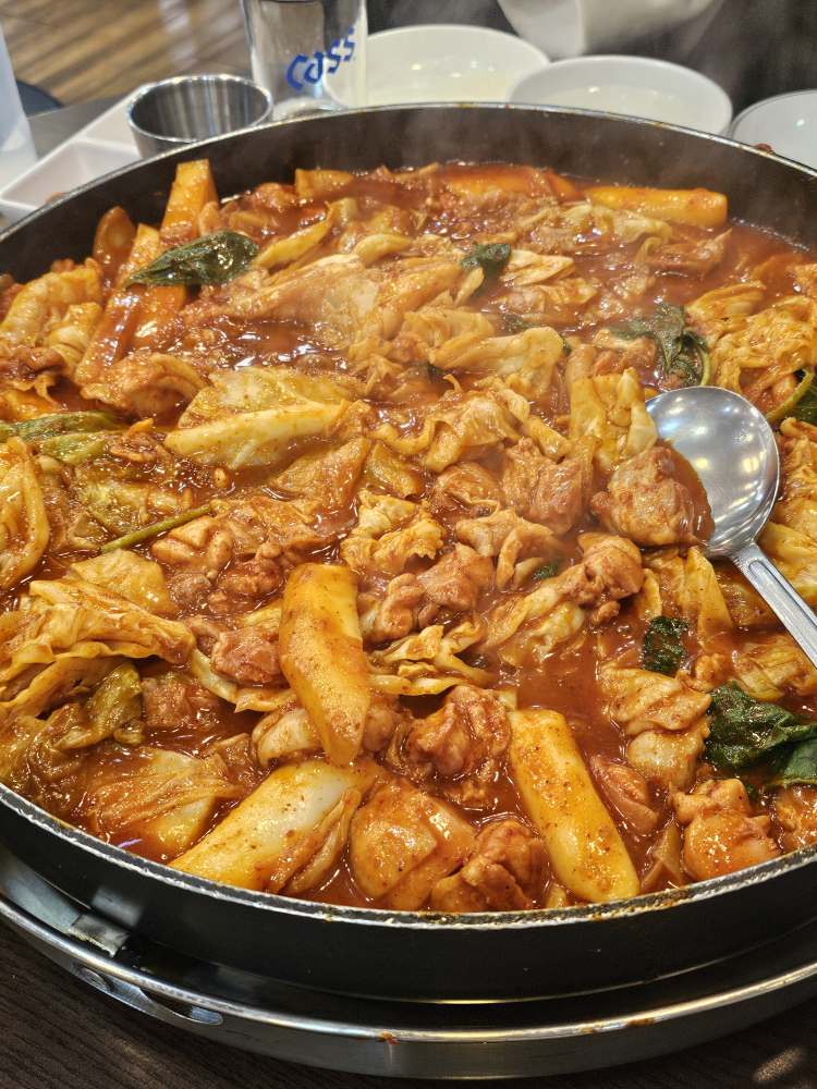 Dakibongchuncheondakgalbi (닭이봉춘천닭갈비) 1
