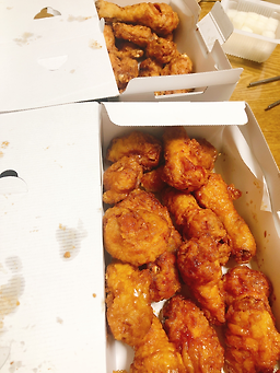 Gyochonchikin duryujeom (교촌치킨 두류점) 1