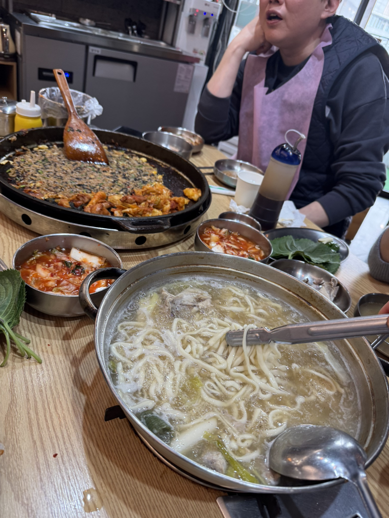 Gangganedakhanmari (강가네닭한마리) 1