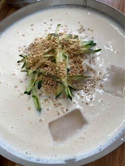 Yangpuniguksu/sup (양푼이국수/숲) 3