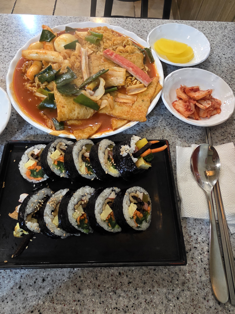 Gimbapiyagi (김밥이야기) 2