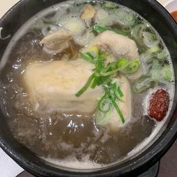 Nurihanbangsamgyetang (누리한방삼계탕) 1