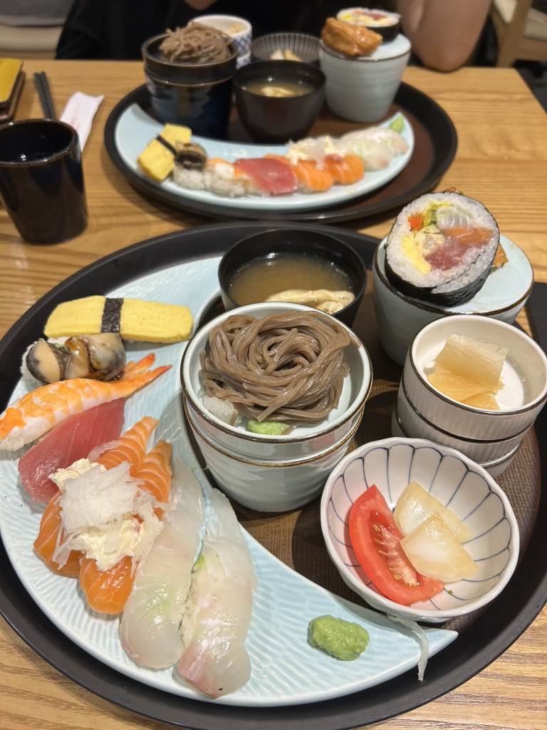 Sangmuchobap pyeongchonyeokjeom (상무초밥 평촌역점) 1