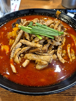 Hongikjjamppong (홍익짬뽕) 3