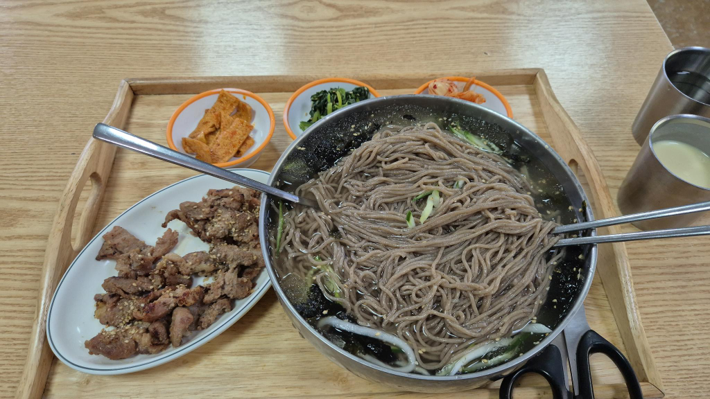 초지메밀막국수 1