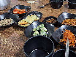 Cheolwonyeongyangdolsotbap (철원영양돌솥밥) 1