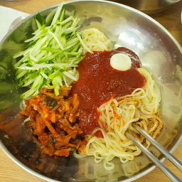 Jeonnongkalguksu (전농칼국수) 1