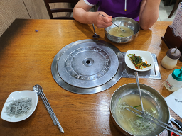 Cheongborihanupeuraja (청보리한우프라자) 3