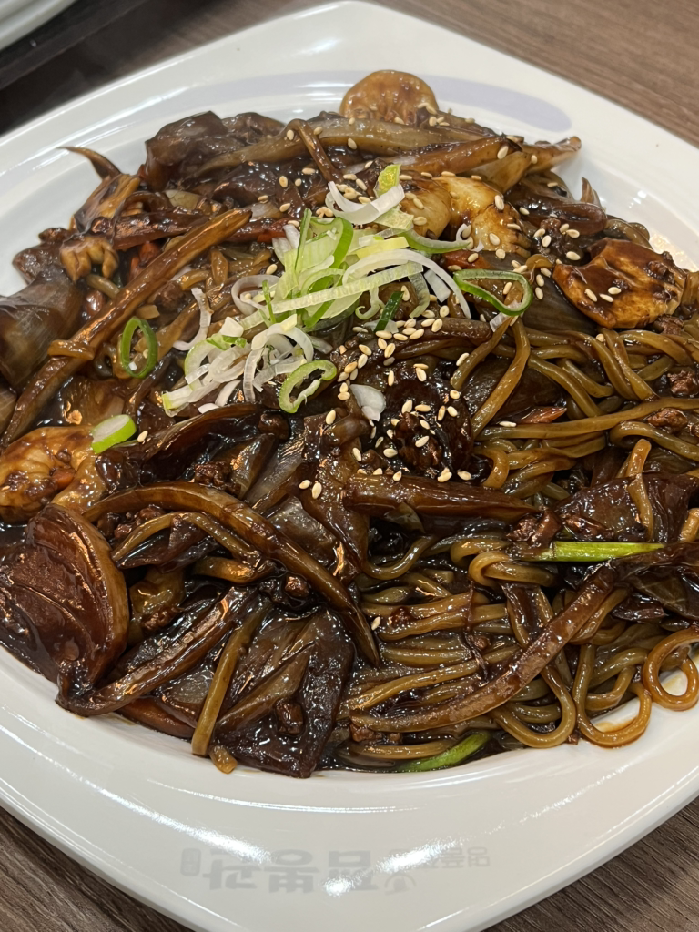 Jjampponggwan sinpungyeokjeom (짬뽕관 신풍역점) 1