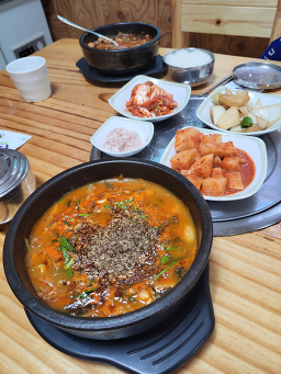 Yukgeorisundae (육거리순대) 1