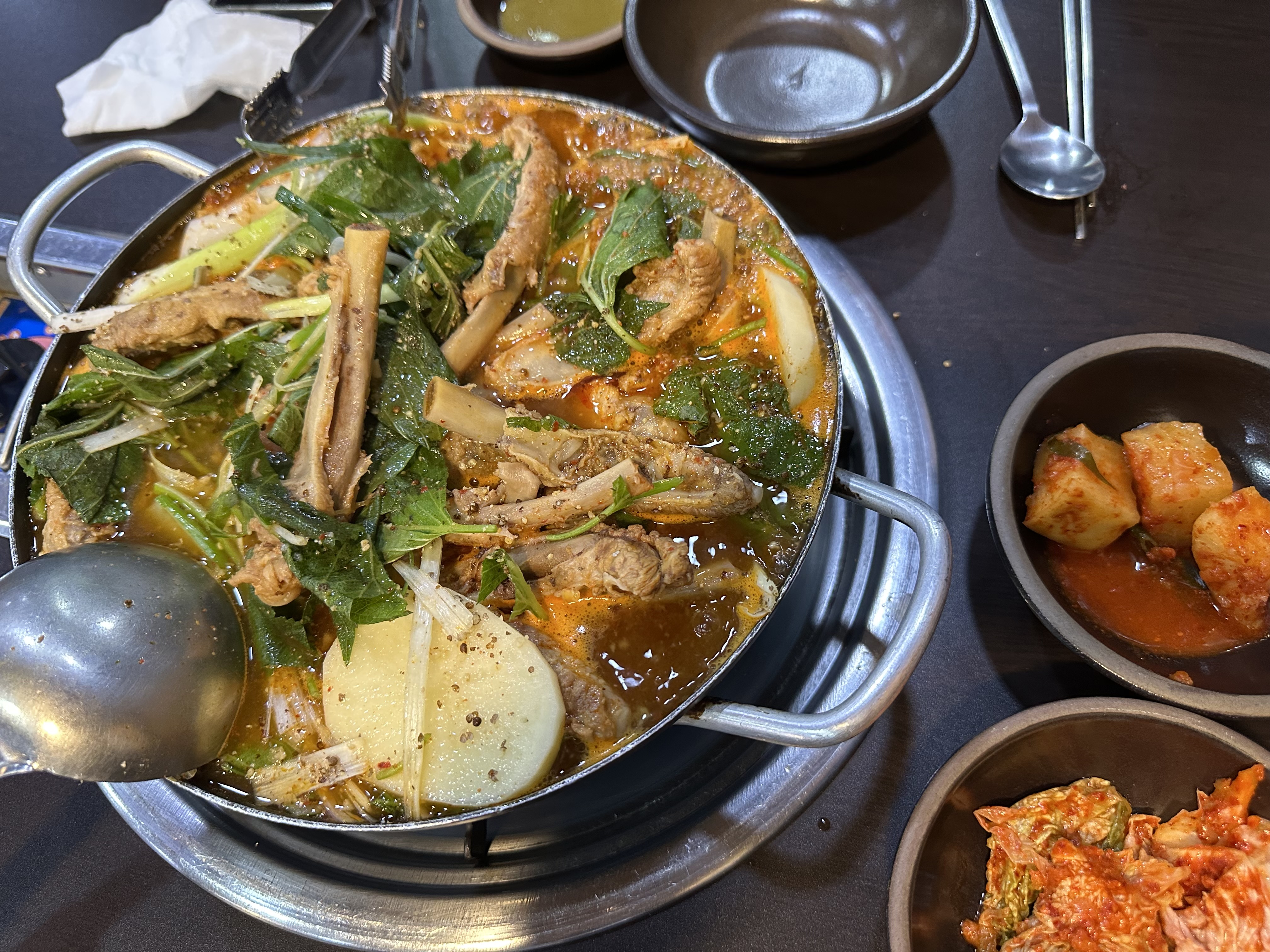 Minjippyeodagwihaejangguk (민지뼈다귀해장국) 3