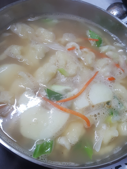 Sigolsonkalguksu (시골손칼국수) 3