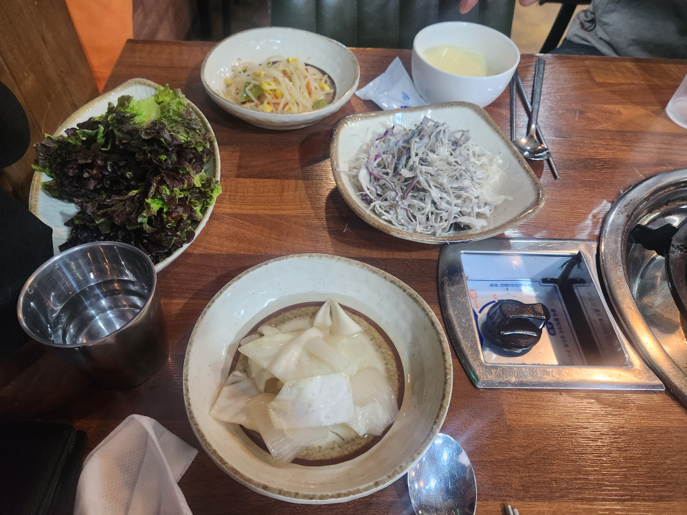 Gamnamujipsikyuksikdang (감나무집식육식당) 2