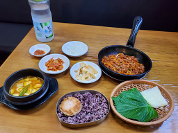 딸부자네불백 가로수길점 사진 2