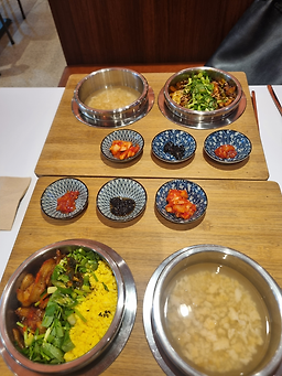 Damsotsanbonjeom (담솥산본점) 2