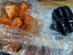 Halmaesonchungmugimbap (할매손충무김밥) 1