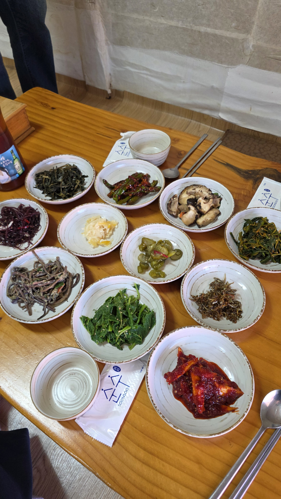 Yeongjaneganjanggejang (영자네간장게장) 3