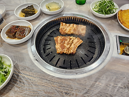 Antaesutbulgalbi (안태숯불갈비) 3