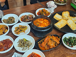 Urijipsondubu (우리집손두부) 1