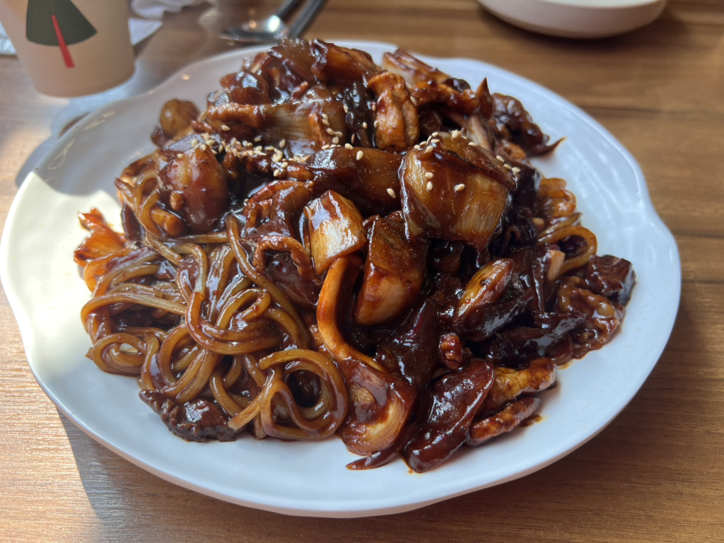 Gogijjamppong (고기짬뽕) 1