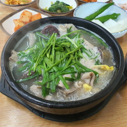 Yetnaldaetongsundaejeonmunjeom (옛날대통순대전문점) 2