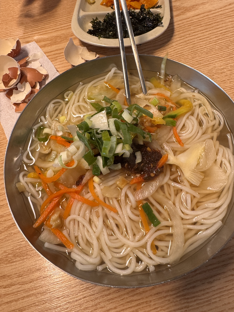 Ttukbangguksu jusikhoesa (뚝방국수 주식회사) 1