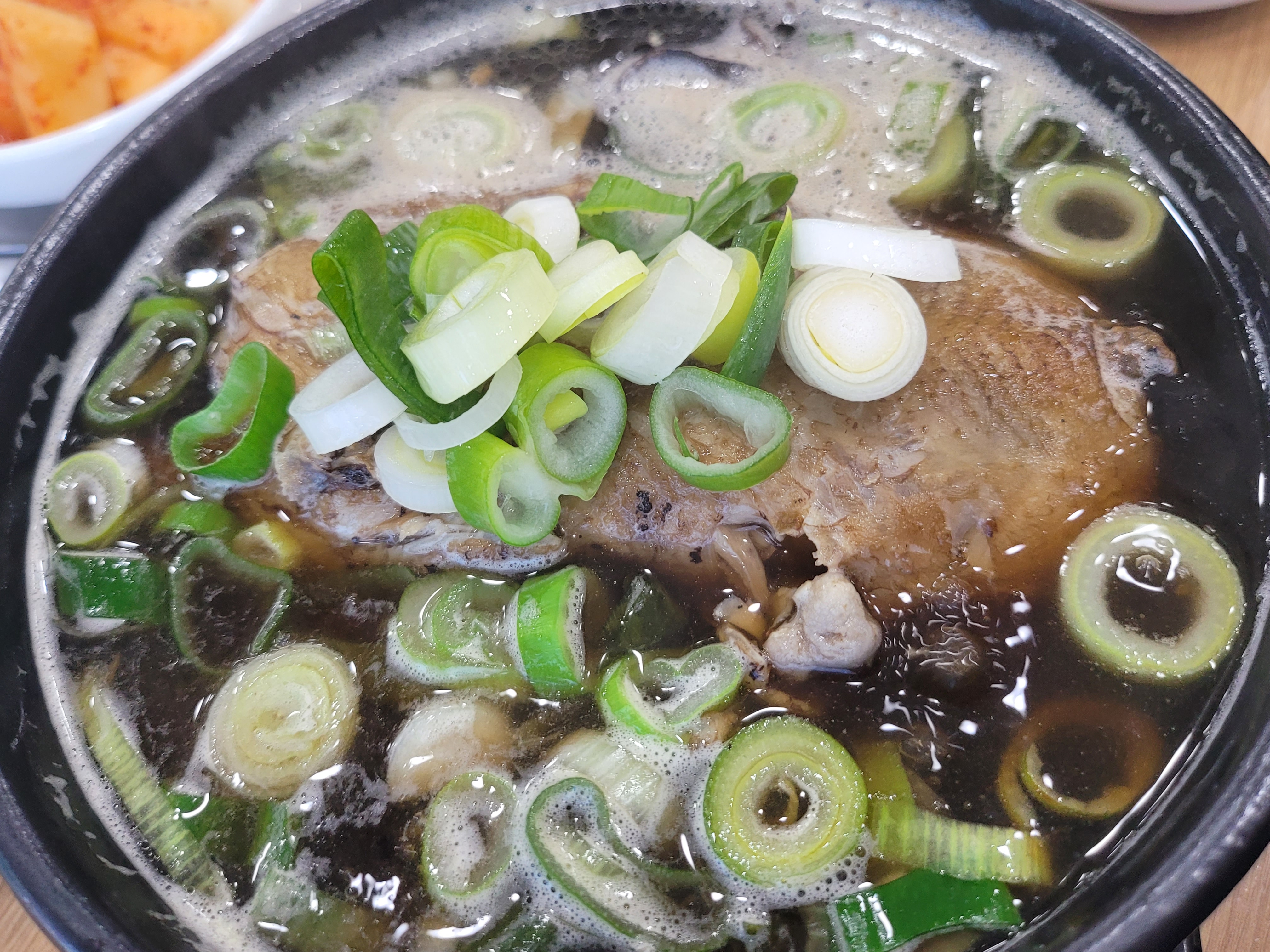 Jangwonneungibaeksuk (장원능이백숙) 3