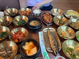Gyosangamasotbaphansang (교산가마솥밥한상) 3