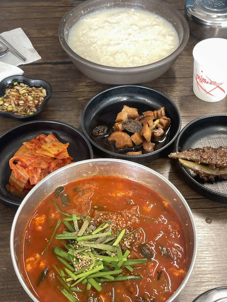 Gangreungjjamppongsundubu (강릉짬뽕순두부) 3