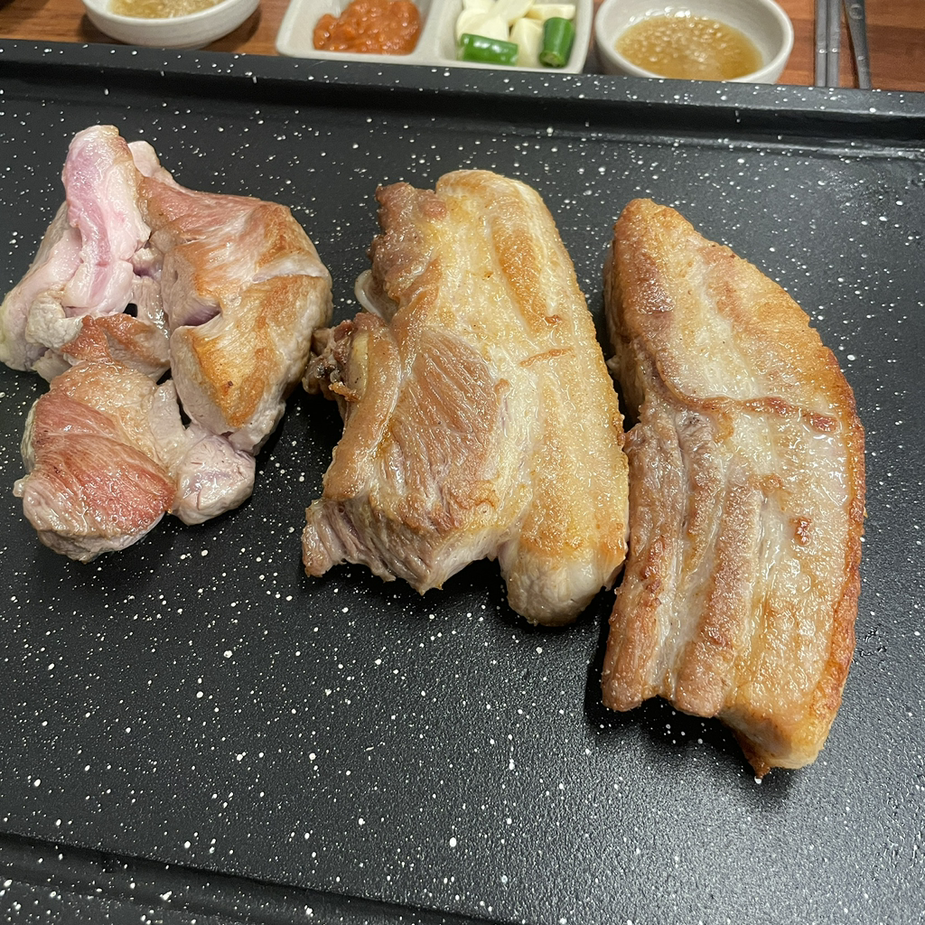 여유돼지X한양김치찌개 선정릉점 사진 3