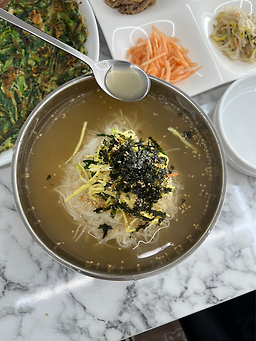 Ansimjayeonguksu (안심자연국수) 1