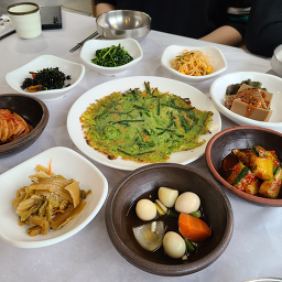Byeolcheonjigadeun (별천지가든) 1