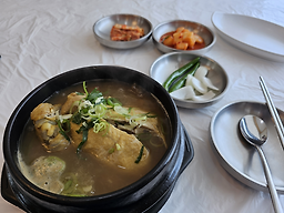 Daehanminguk mansesamgyetang (대한민국 만세삼계탕) 3
