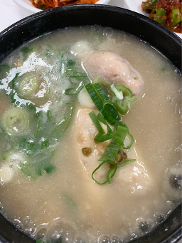 Iucheolhanbangnurungjisamgyetang baekunhosujeom (이우철한방누룽지삼계탕 백운호수점) 2