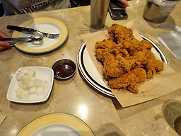 BBQ 패밀리타운점 사진 3