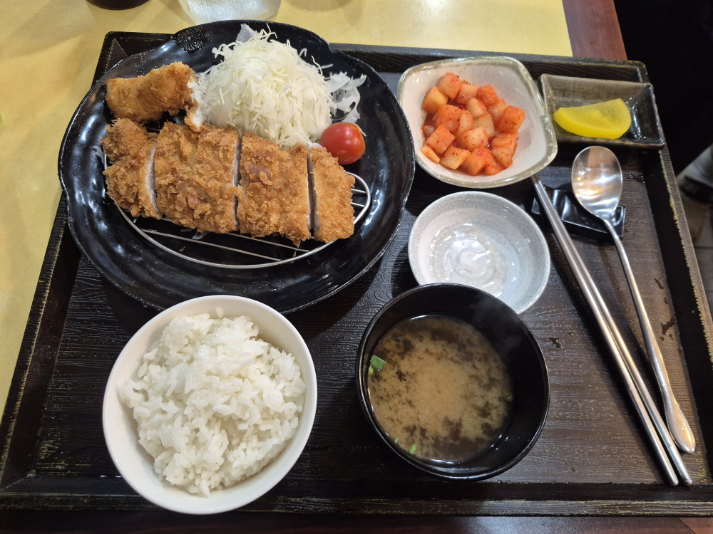Majjeumura donkkaseu (마쯔무라 돈까스) 1