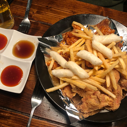 아웃닭 신촌역점 사진 8
