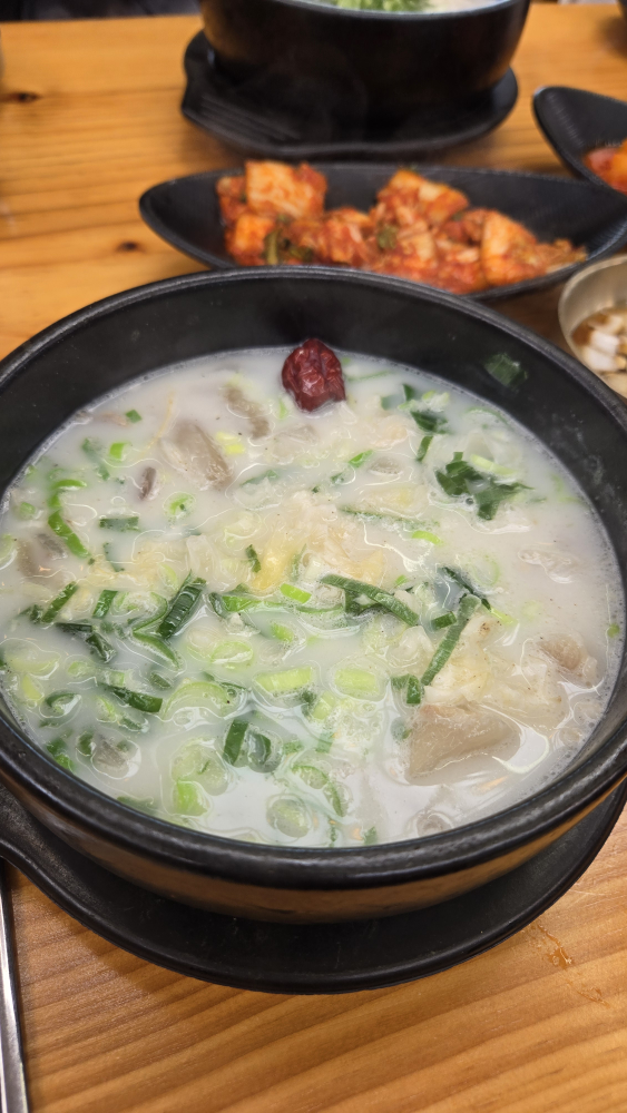 Joseongomtang (조선곰탕) 1