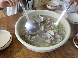 Bangjanebajirakkalguksu (방자네바지락칼국수) 3