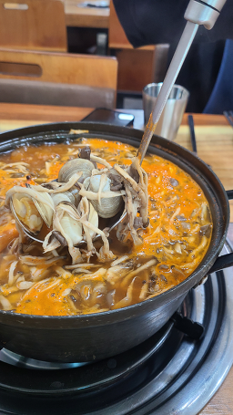 Sangukalguksu (상우칼국수) 3