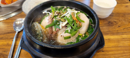 Hwangjeneungibeoseotbaeksuk (황제능이버섯백숙) 2