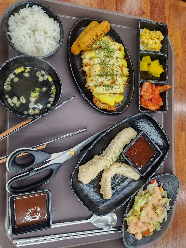 Sancheokdonkkaseu (산척돈까스) 1