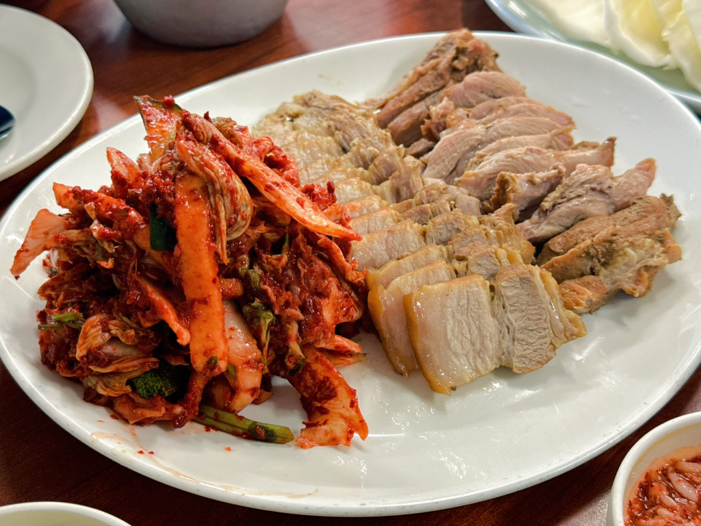 Chungmukalguksu (충무칼국수) 3