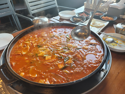 촘고기공작소 촘닭갈비 대표 사진