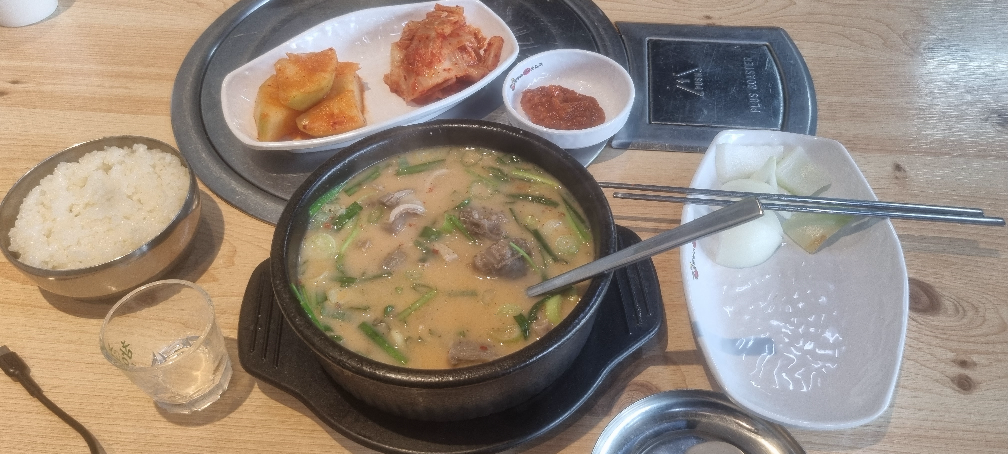 Mubongritojongsundaeguk (무봉리토종순대국) 2