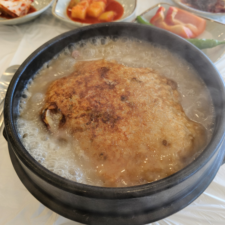 Yussinebonganurungjisamgyetang (유씨네본가누룽지삼계탕) 2