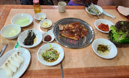Daegwanryeongsutbulgalbi (대관령숯불갈비) 1