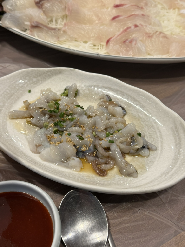 Geobukseonhoetjip (거북선횟집) 1
